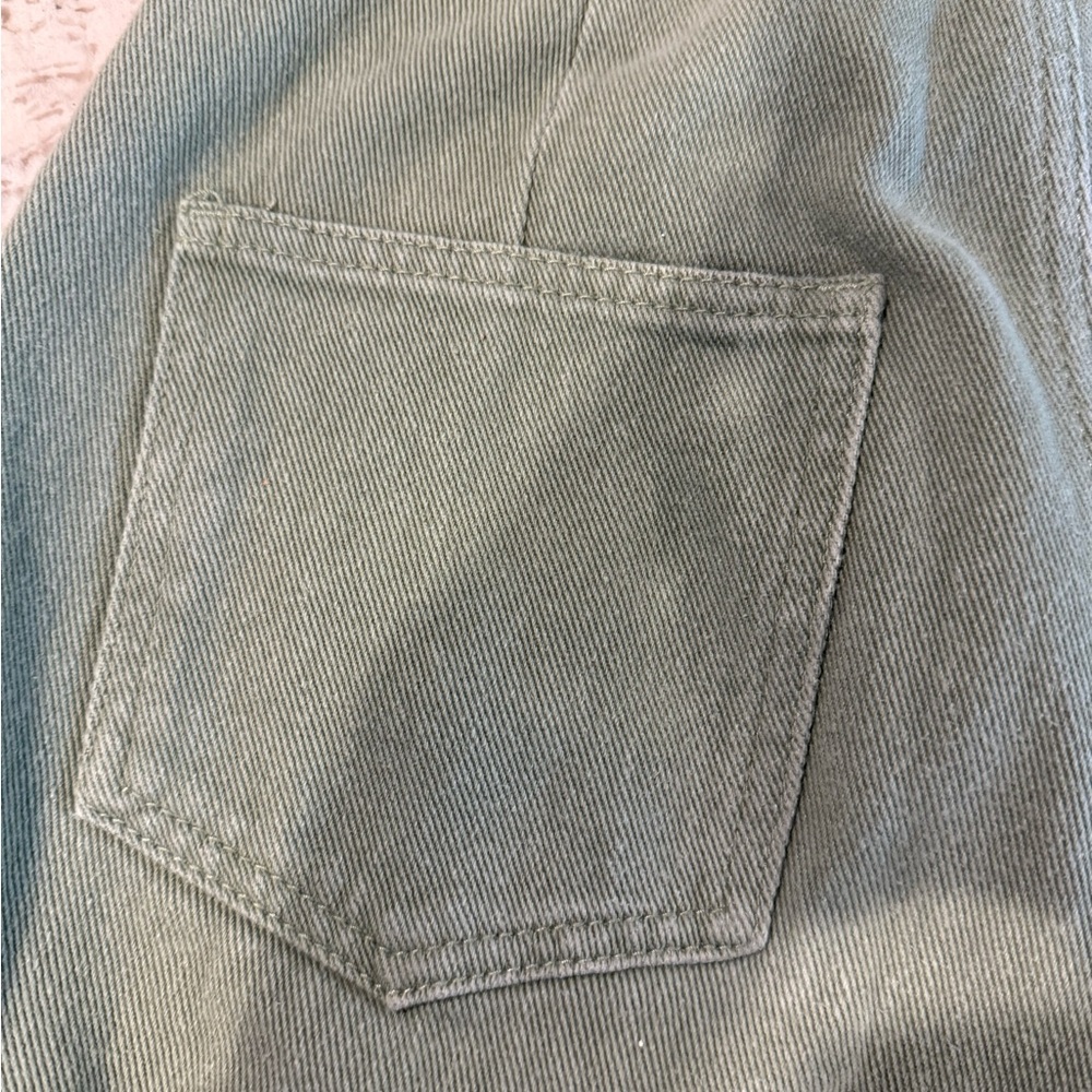 *GENTLY WORN* Women's Cider XS Alessia Solid Cargo Jeans - Picture 9 of 9